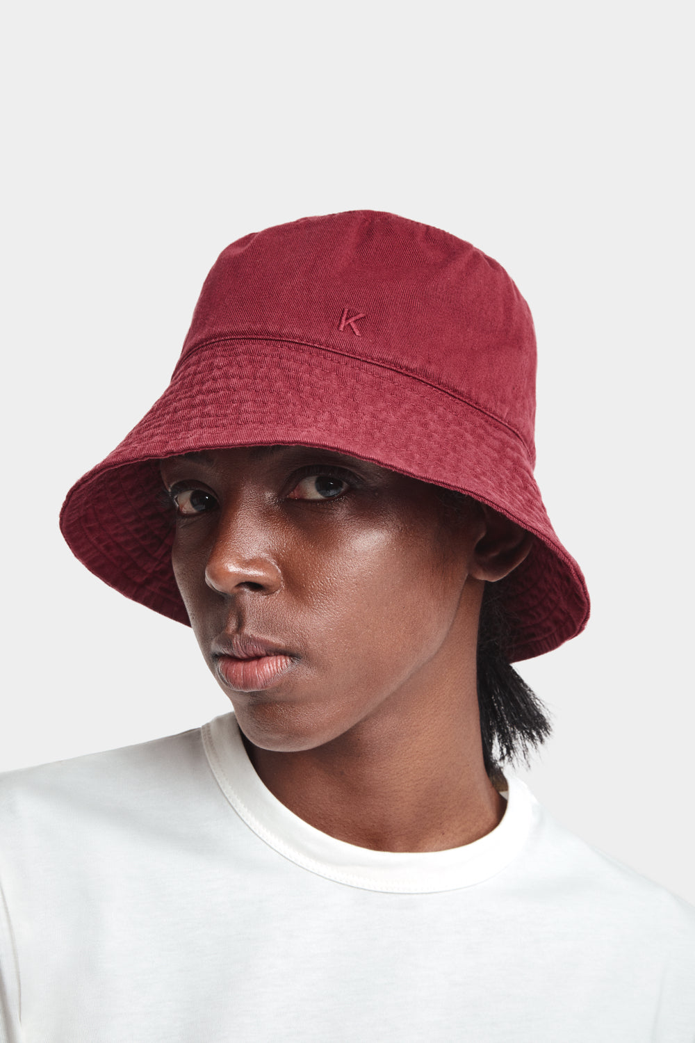 Gene Bucket Hat de Algodón Orgánico certificado por GOT en Borgoña