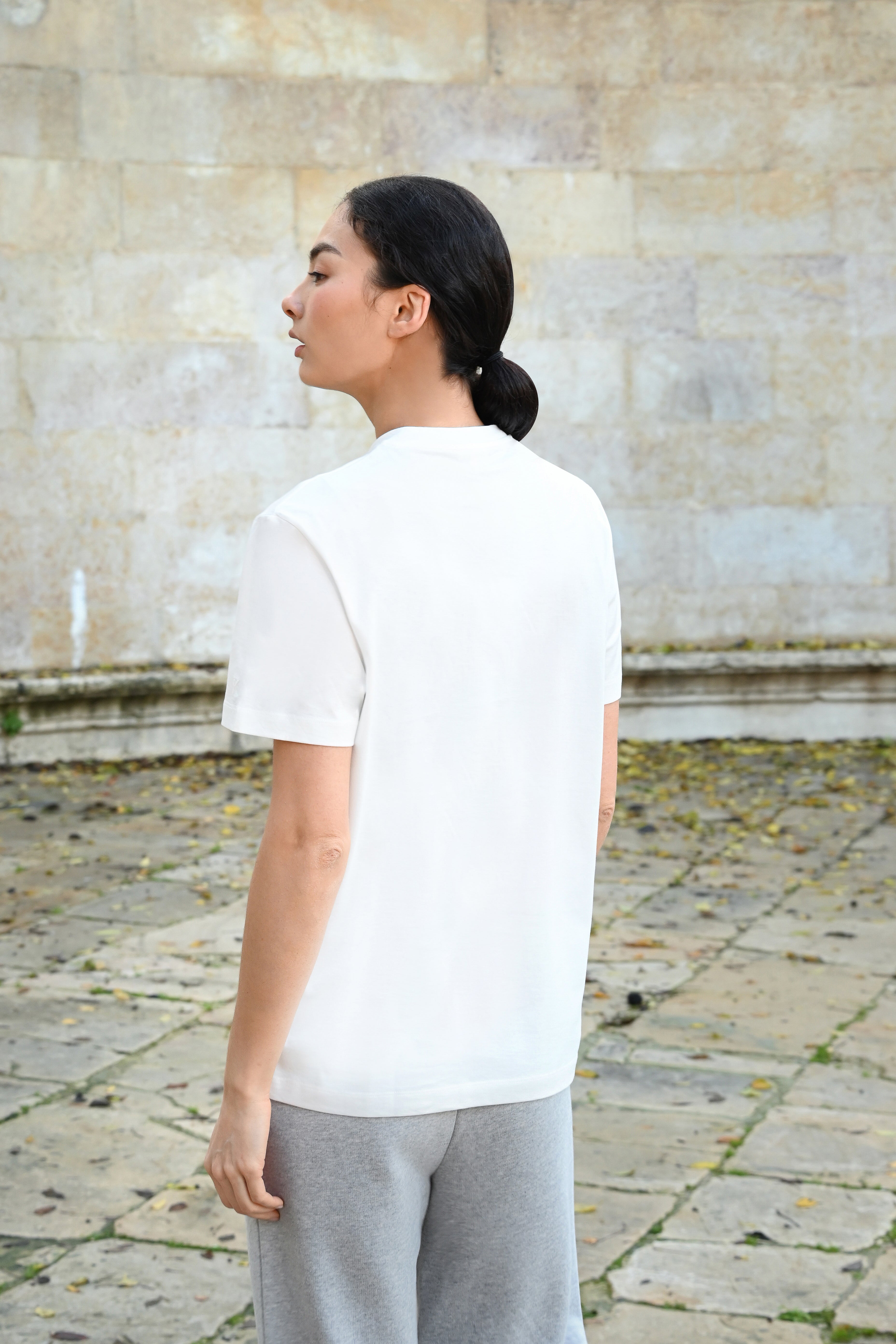 Tate V-Neck T-Shirt in Cotton PG in White