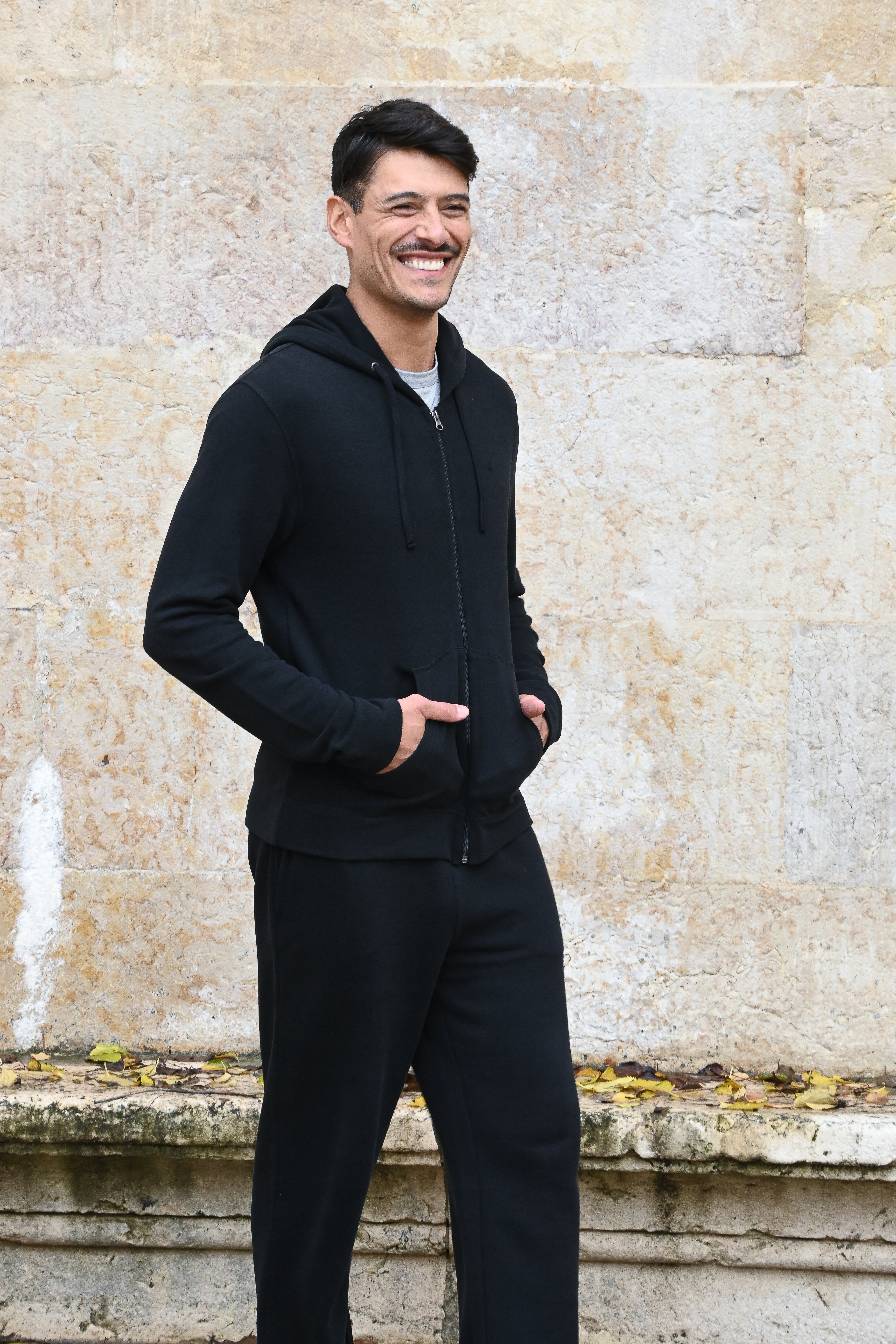 Bendet Hoodie de Algodón Reciclado, TENCEL™ Lyocell y Lino Reciclado en Negro